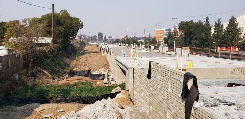 Retaining wall MSE wall at a bridge grade separation in San Mateo